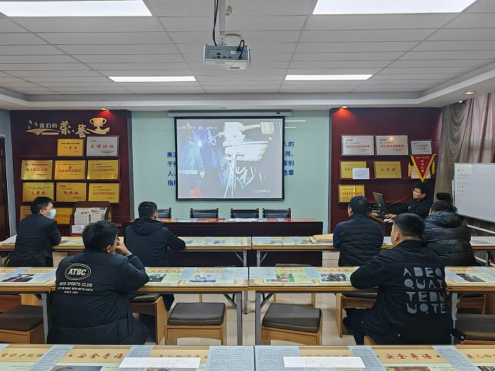 拍摄：：：任兴林  组织智能化钻机厂家开展讲座.jpg